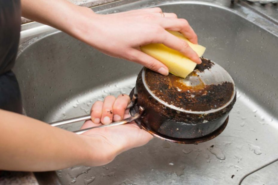 Cara Membersihkan Alat Dapur Gosong