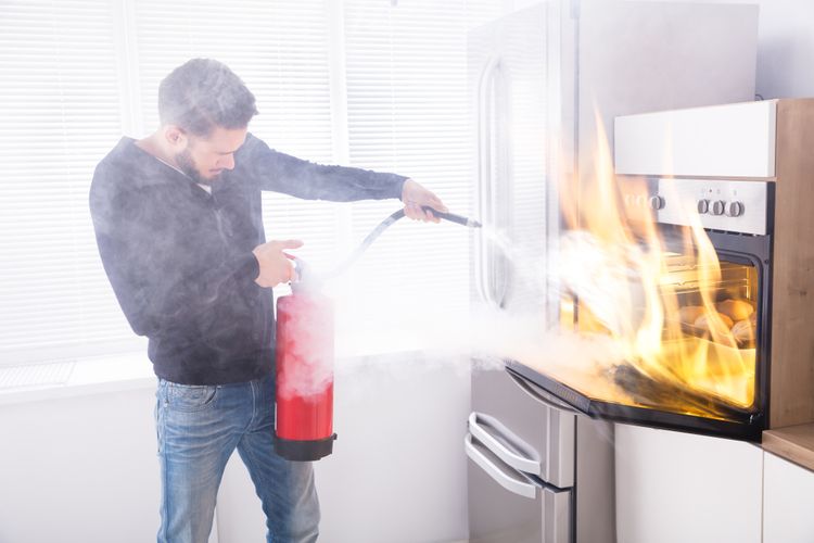 Cara Mencegah Kebakaran Oven