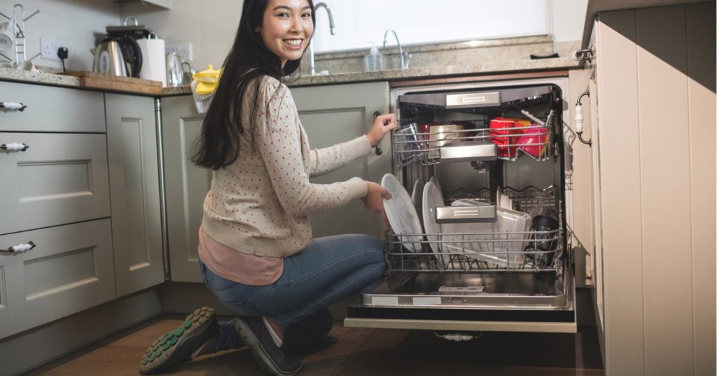 Mesin Cuci Piring Dapur