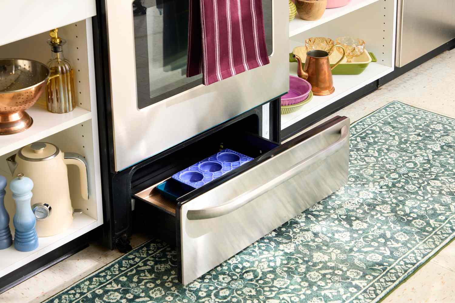 Fungsi Tersembunyi Laci di Bawah Oven dapur